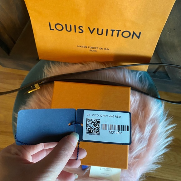 ♥️Louis Vuitton reverse monogram ICONIC 30MM REVERSIBLE BELT giant gold - Picture 5 of 15